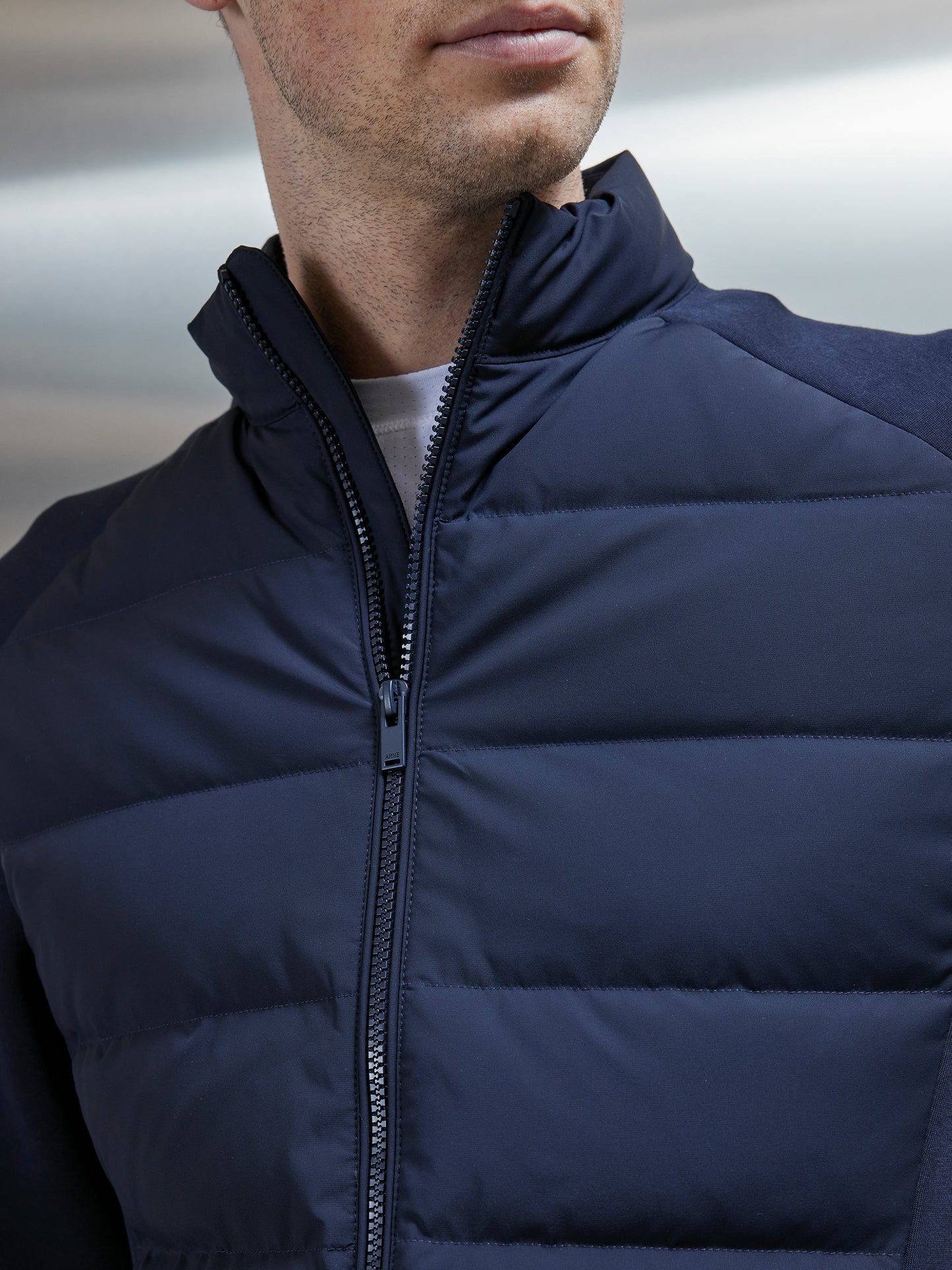 UrbanFlex Hybrid Teknisk Puffer Jakke i Marine blå